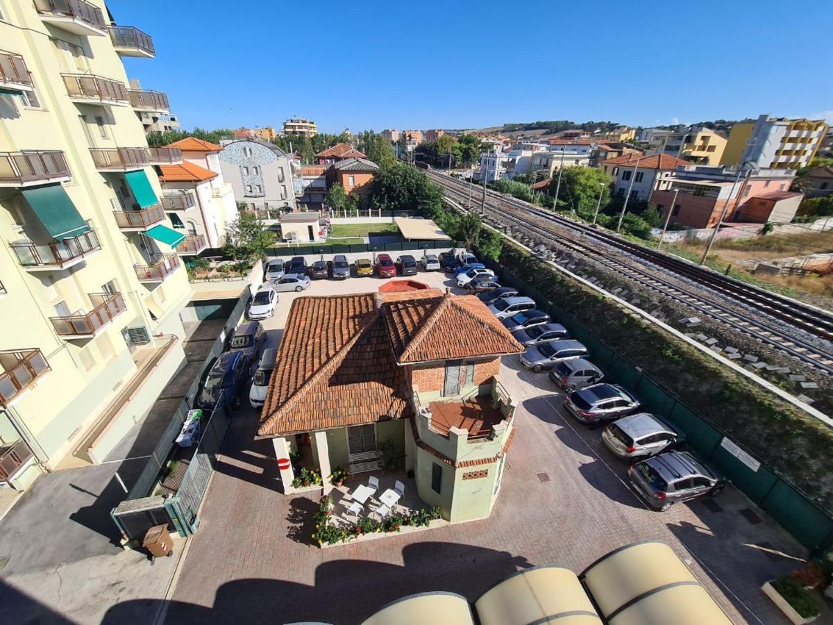 Hotel Fiorella Senigallia Dış mekan fotoğraf