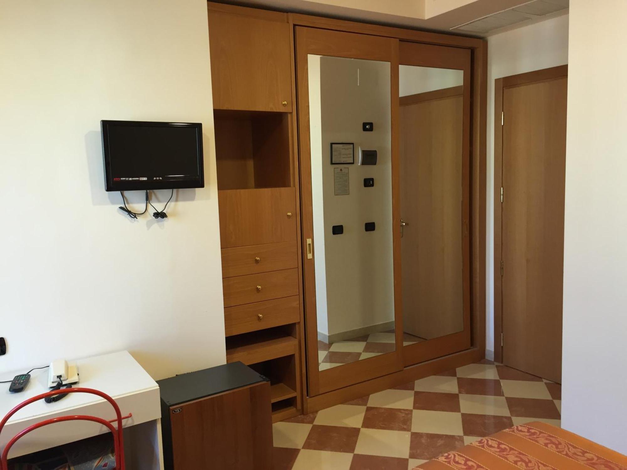 Hotel Fiorella Senigallia Oda fotoğraf