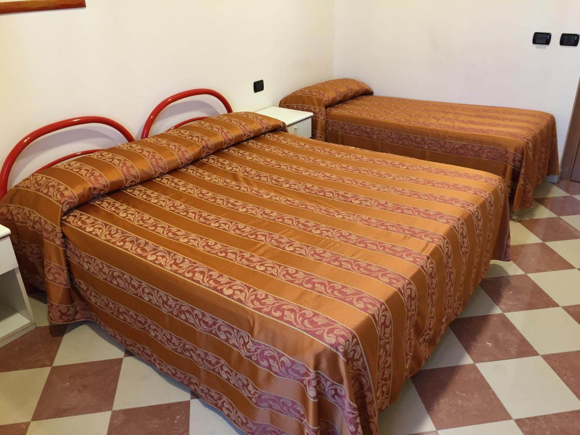 Hotel Fiorella Senigallia Oda fotoğraf