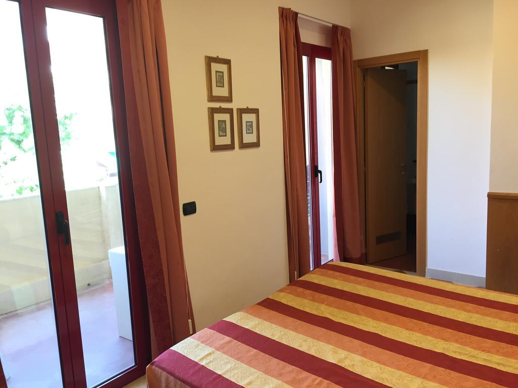 Hotel Fiorella Senigallia Oda fotoğraf