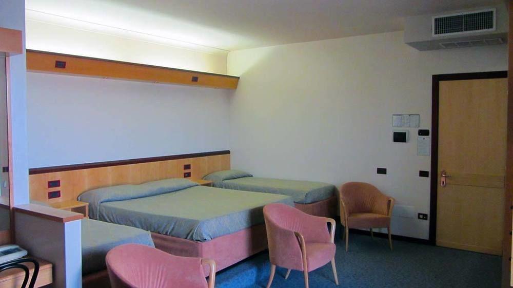 Hotel Fiorella Senigallia Dış mekan fotoğraf
