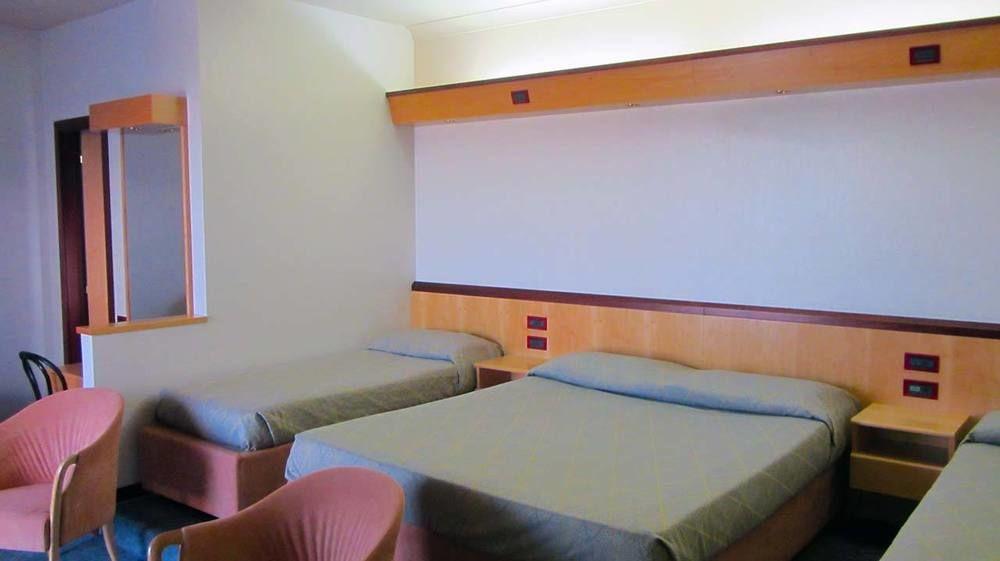 Hotel Fiorella Senigallia Dış mekan fotoğraf