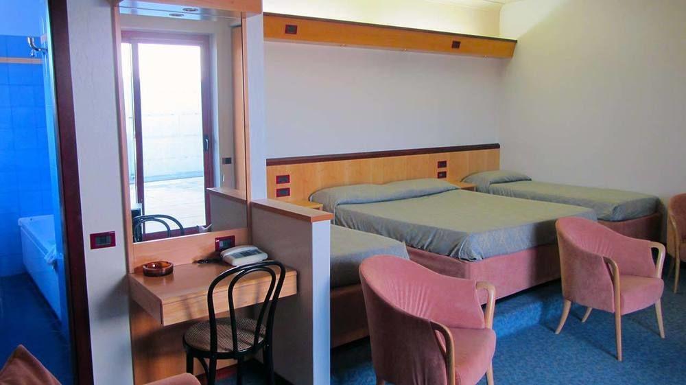 Hotel Fiorella Senigallia Dış mekan fotoğraf