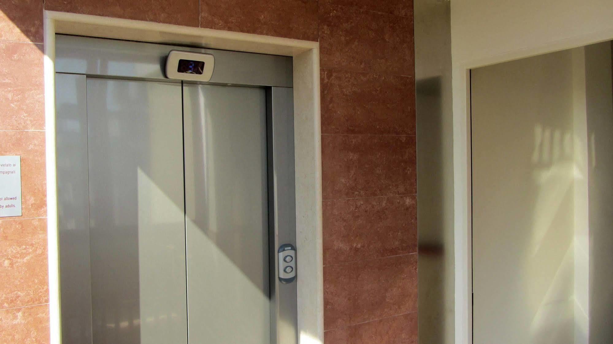 Hotel Fiorella Senigallia Dış mekan fotoğraf